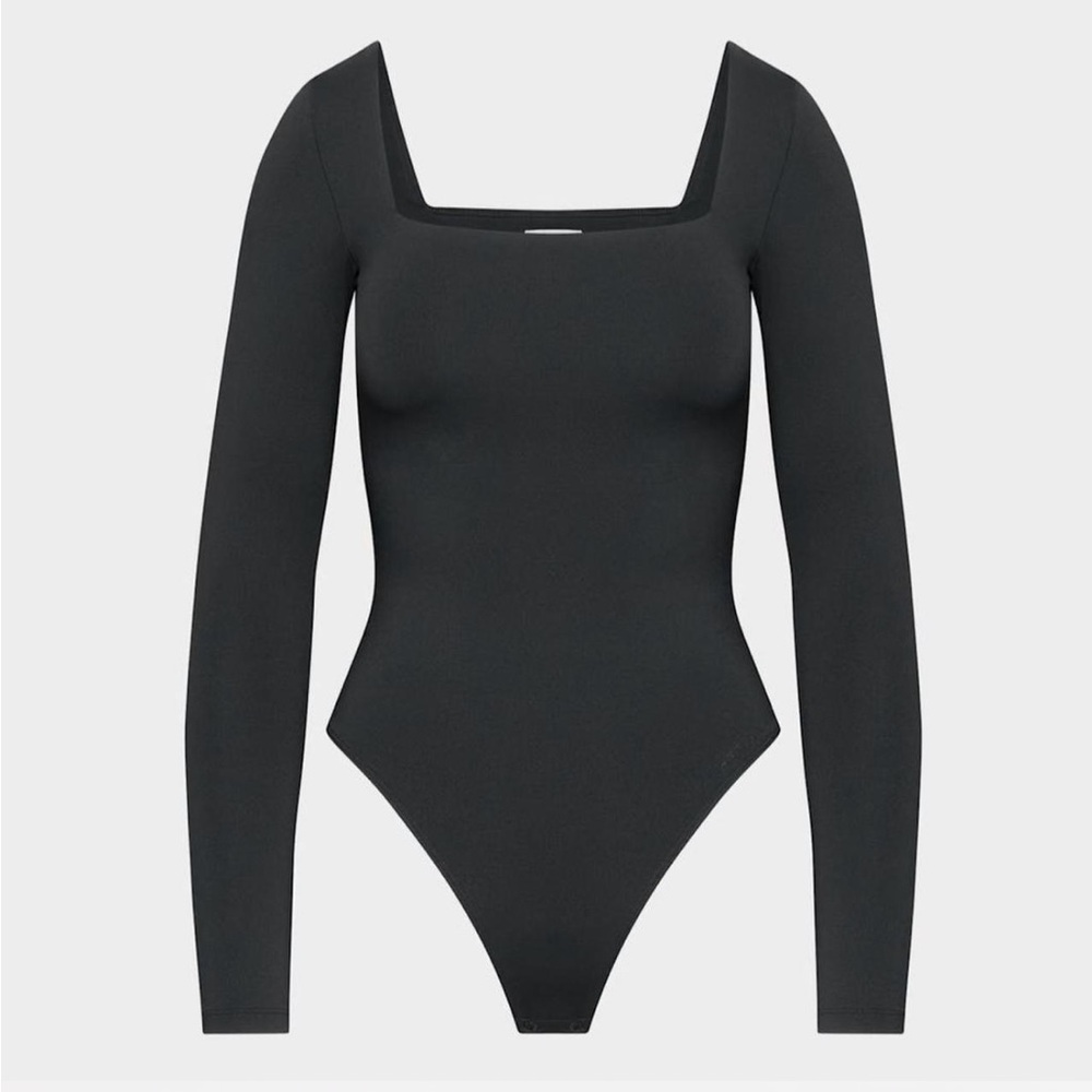 Aritzia Original Contour Squareneck Bodysuit in Black